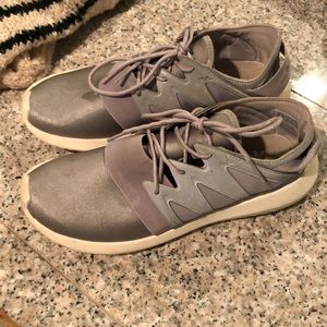 Women’s tubular tennis shoes